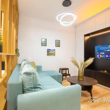 Fullview Deluxe, Free Underground Parking Apartment