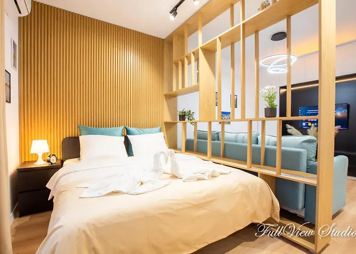 Fullview Deluxe, Free Underground Parking Appartement *