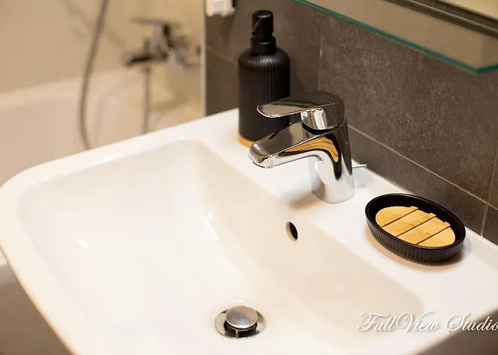 Fullview Deluxe, Free Underground Parking