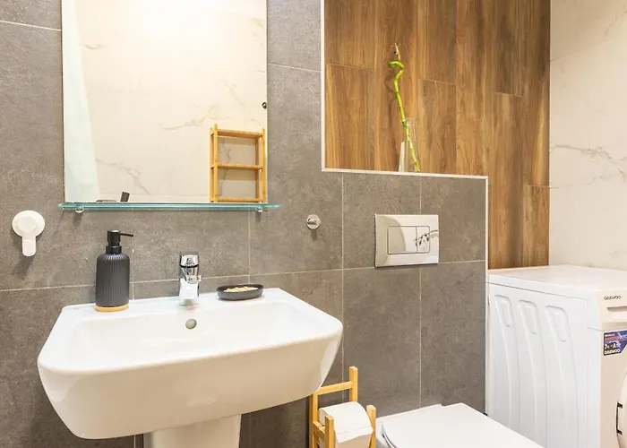 Fullview Deluxe, Free Underground Parking Appartement *