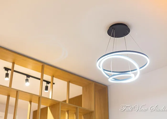 Fullview Deluxe, Free Underground Parking 아파트 *